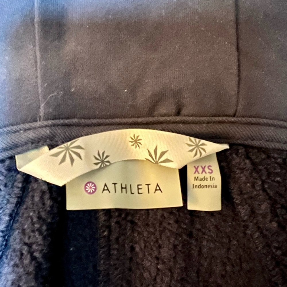 “Rare” Athleta hooded jacket - Picture 5 of 6